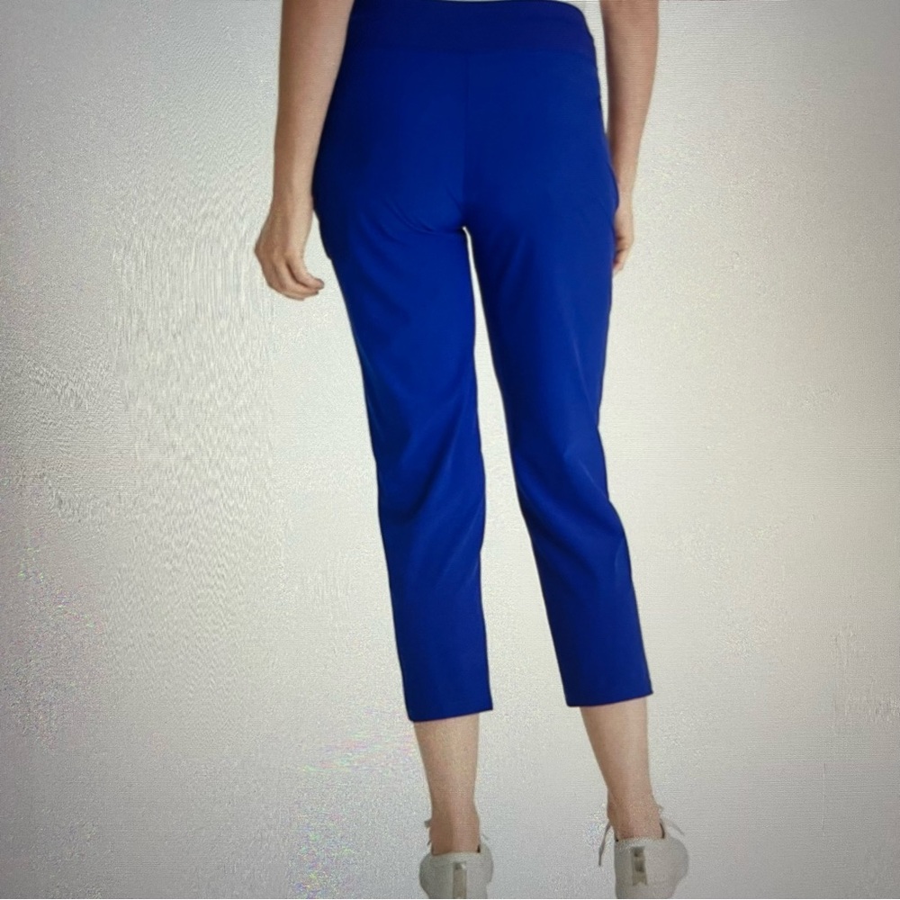 NWT’s Chicos Zenergy Neema crop pants